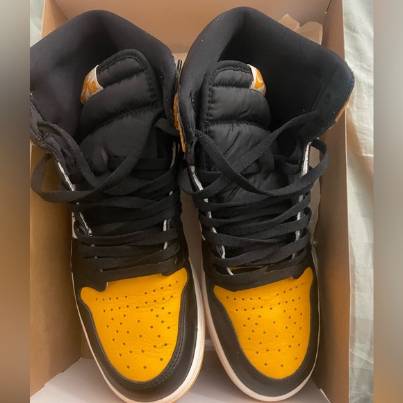 Used Air Jordan 1 high og yellow toe sz 10.5 - Picture 4 of 4
